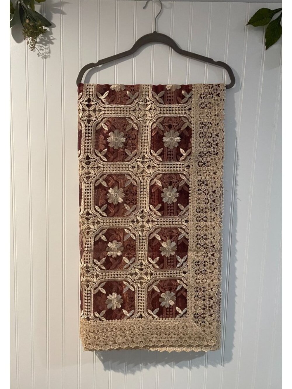 Elegant Floral Lace Tablecloth 60"x90" Rectangular With Intricate Embroidery - Picture 6 of 10
